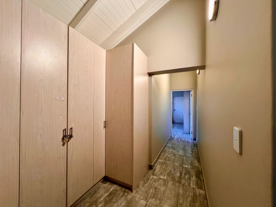 5 Bedroom Property for Sale in Myburgh Park Western Cape